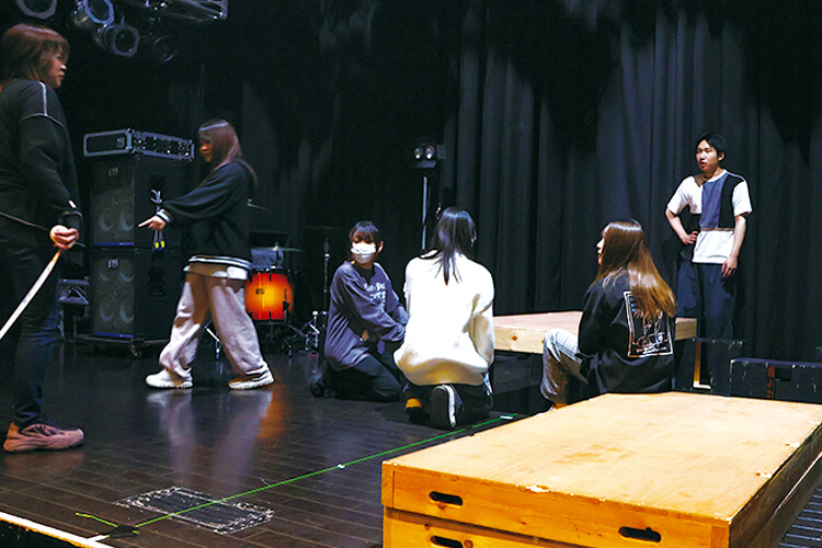 2026_d_staff_lighting-stage_subject_01